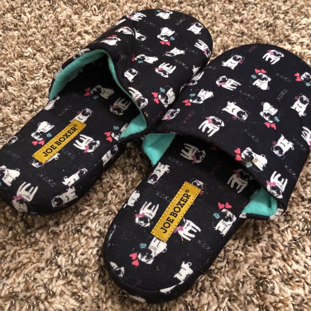 Joe Boxer comfy slippers